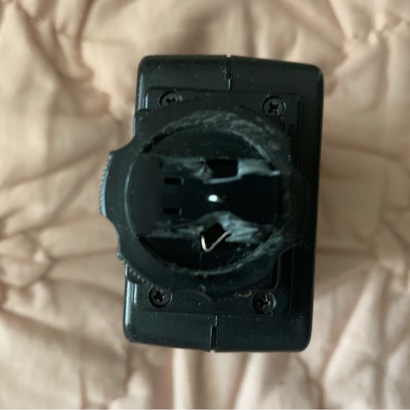 Vintage Yashica FX-3 Super 2000  35 mm camera with 25-70 lens. - Picture 7 of 8